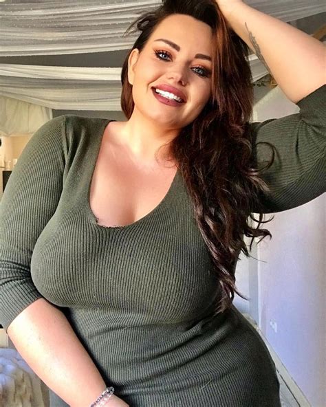 hot curvy|52,090 results for beautiful busty woman in all